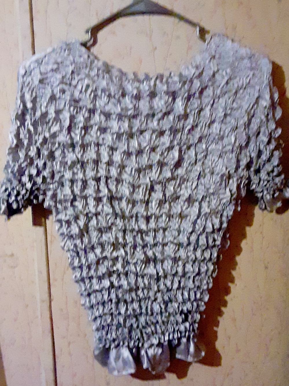 Women’s Light Gray Ruched Short-Sleeve Shirt.
